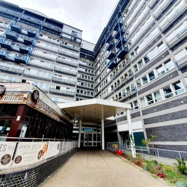 Charming 1-Bedroom Apartment in Woolwich, hotell i Woolwich