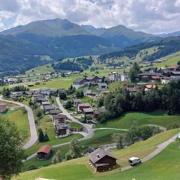 Stilvolle Wohnung mit traumhaftem Bergblick, hotel em Disentis