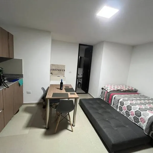 Apartaestudio entero cerca estacion metro Itagui, hotel v destinaci Itagüí