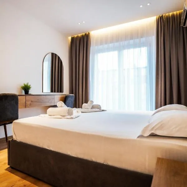 2BR at Café Flora - Skanderbeg Square Area, hotel in Tirana