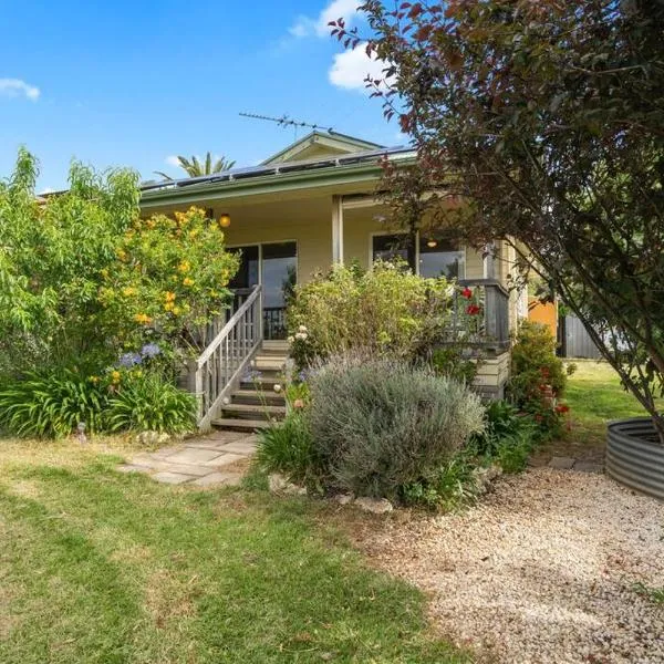 Cottage in the Vineyard - Sleeps 4, Vineyard Views, hotel en Willunga