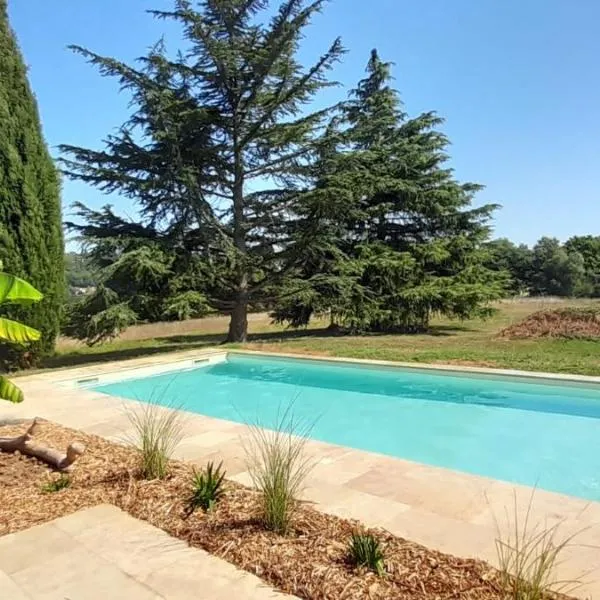 Gite LOT'ivier Piscine et Lot 2 à 4 pers, hotel in Saint-Front-sur-Lémance