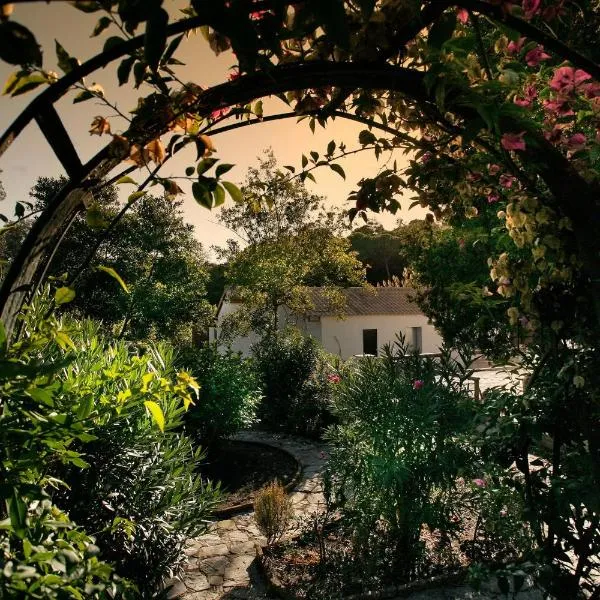 Complejo Rural Huerta Grande, hotel in Algeciras
