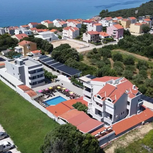 Aparthotel Plat, ξενοδοχείο σε Kožino