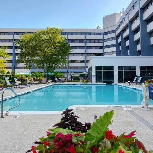 DoubleTree Suites by Hilton Raleigh-Durham, hotel v destinácii Durham
