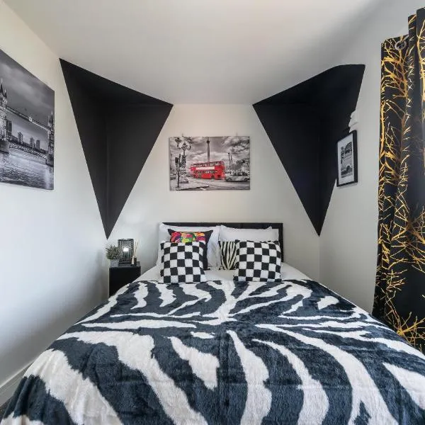 2-Car Parking Aseda 4BR Family Home Pool Table Private Garden، فندق في هال