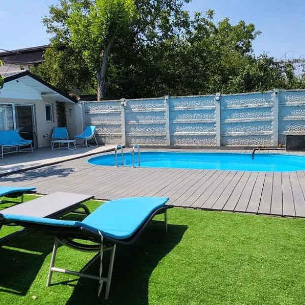 Morii Lake Private Pool Villa, отель в Бухаресте