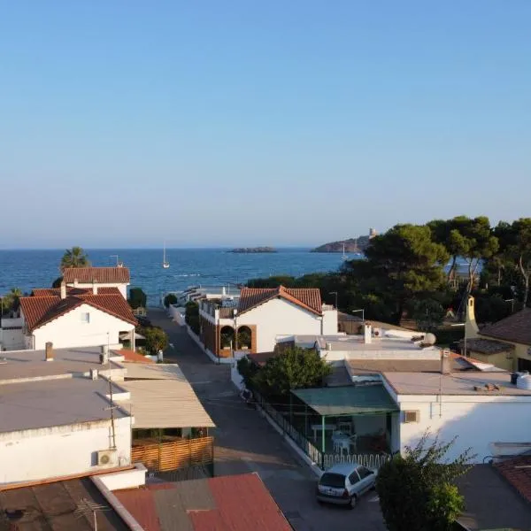 Casa vacanze a 80 m dal mare, Su Guventeddu IUN R4654, hotel u Puli
