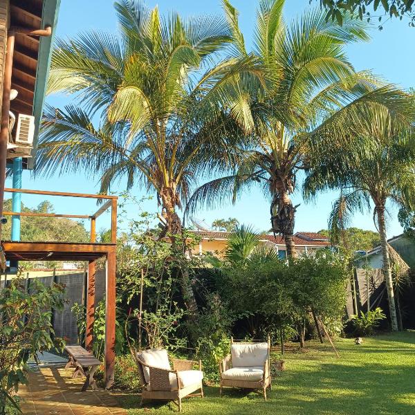 Casa com piscina a 150m da Praia do Lázaro
