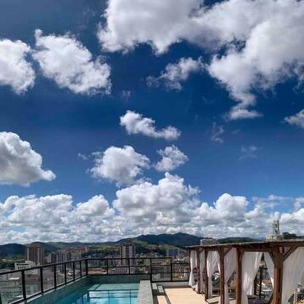 Flat lindo com piscina e linda vista da cidade - Foto 4