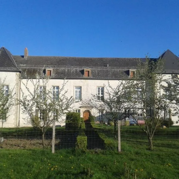 Le Chateau de Buchy, hotel in Moncheux