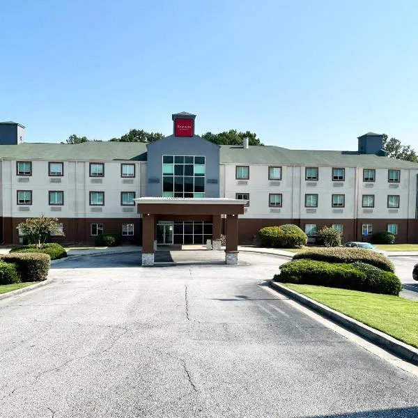 Ramada by Wyndham Lithia Springs Atlanta、オーステルのホテル