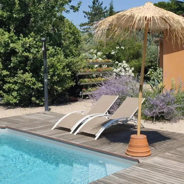 Le gîte du petit branché, hotel v destinaci Mazan