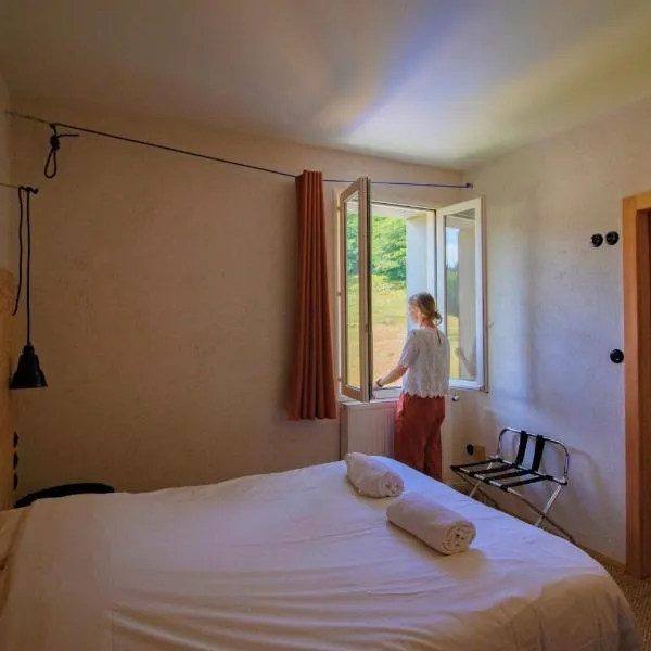 Hostel Quartier Libre, hotel em Saint-Jean-en-Royans