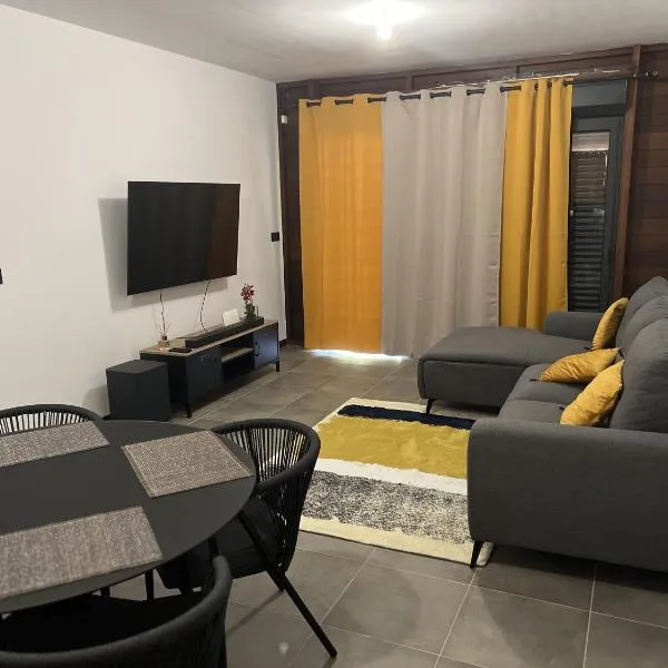 APPARTEMENT T3 COSY et PAISIBLE avec JARDIN à REMIRE-MONTJOLY, hotel v destinaci Rémiré