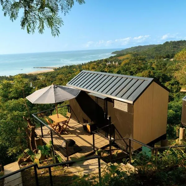 Bobocabin Umarato, Sumba, hotel v Waikabubaku