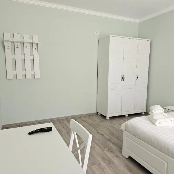 Colț de Rai, hotel v destinaci Hîrtoape