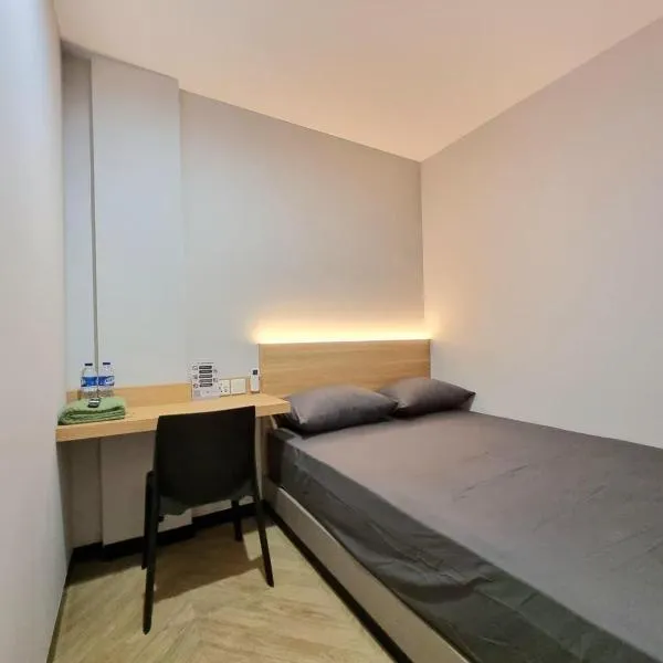 Check Inn at Citarum, hotel v mestu Semarang