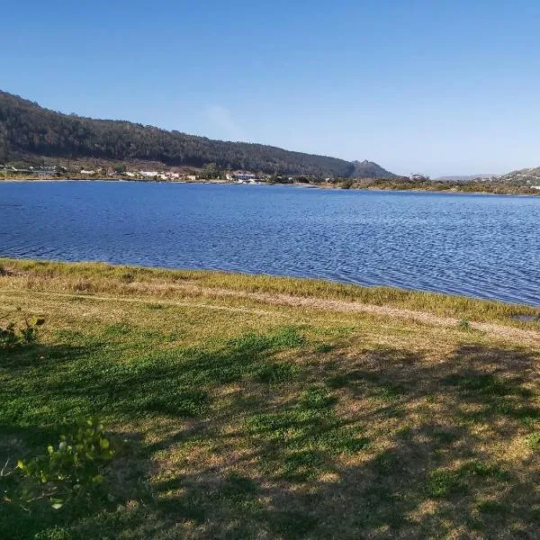 Paradise Lake flats, hotel in Sedgefield
