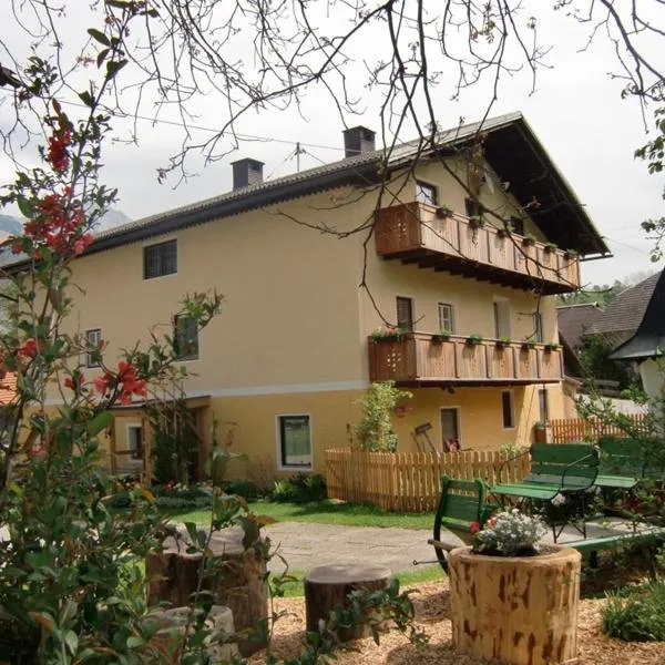 Ferienhof Sturm, hotel v destinaci Dellach
