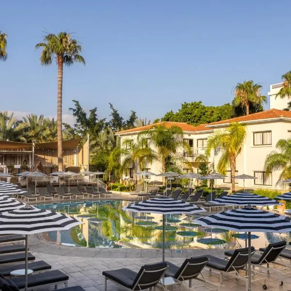 King Jason Paphos - Designed for Adults by Louis Hotels, hotelli kohteessa Timi