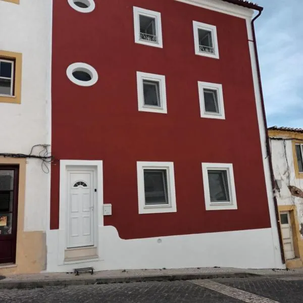 Casa Ocre Alojamento Local, hotel v destinaci Abrantes