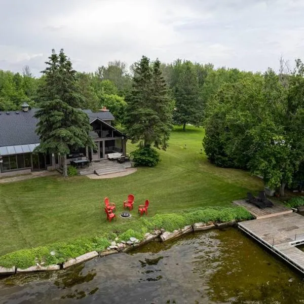 Waterfront - Kawartha Lakes, hotel v destinaci Kawartha Lakes