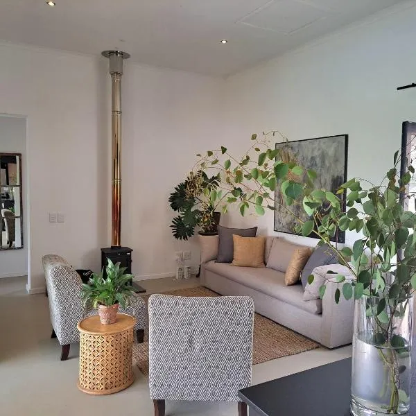 KARENINA'S Self-catering Accommodation, hotell i Riebeek-Kasteel