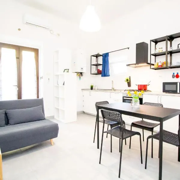 LeS House - Apartment 1 by TuscanyWeGo: Pisa şehrinde bir otel