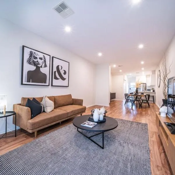 Black Oak at Brompton – Contemporary Parkside Stay, хотел в Bowden
