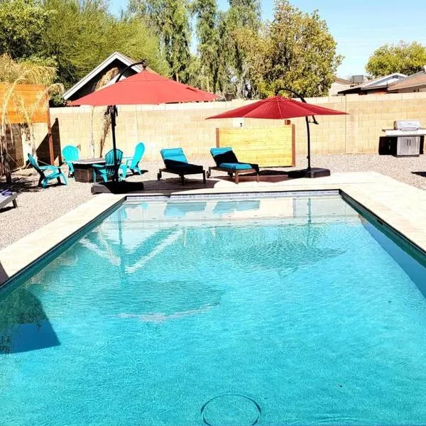 Mesa Oasis Private Pool Spacious! 10+ guests 7 Beds New, Great Location!, hotel v destinaci Mesa