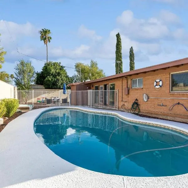 Family-Friendly Desert Oasis home, hotel v destinaci Tucson