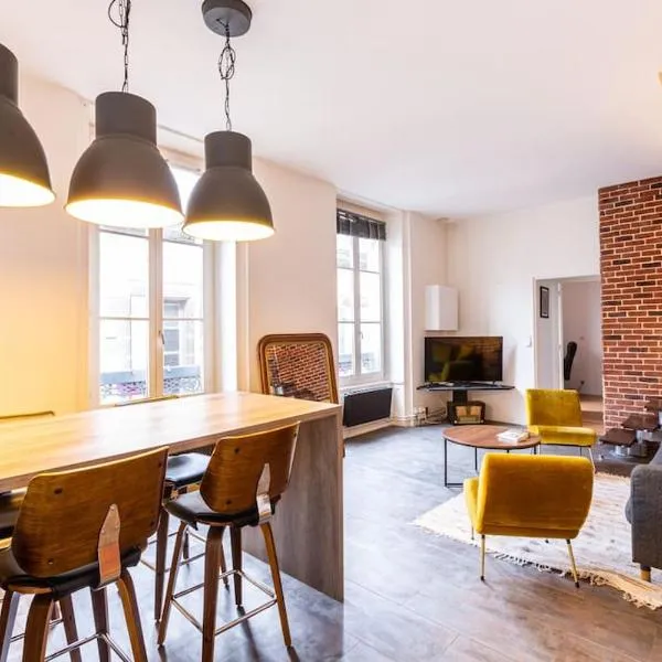 Maison, appartement type Triplex atypique de charme, hotel in Saint-Brieuc