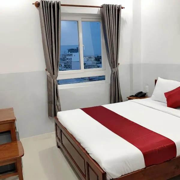 Khách Sạn Chiêu Chương, hotel v destinaci Ấp Bình Hưng