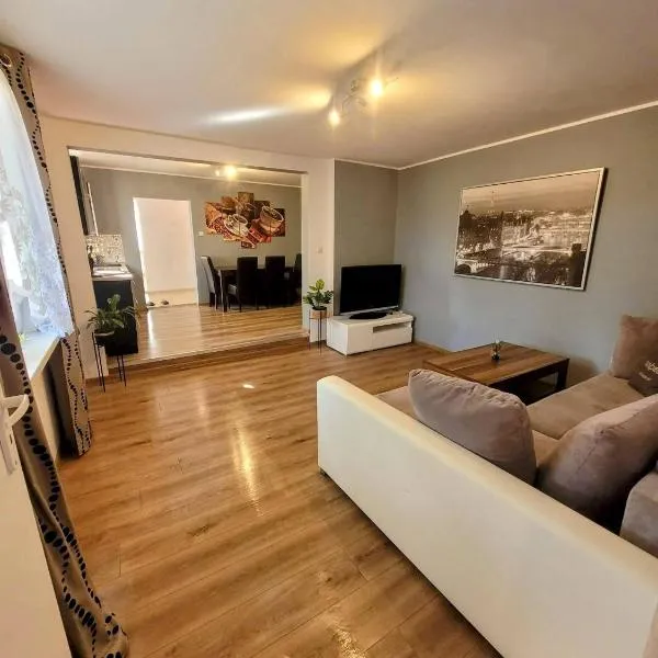 Apartament MariaNova 100m2 Zabrze Pawłów, hotel v destinaci Zabrze