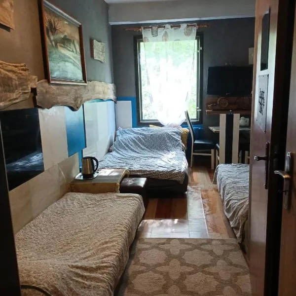 Apollo pokój 4 osobowy Szklary-Huta26, hotel v destinaci Ząbkowice Śląskie