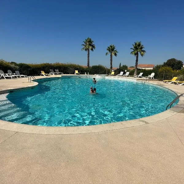 Villa le Castellet et proche circuit Paul-Ricard à 20 mn de la Mer, hotel en Signes