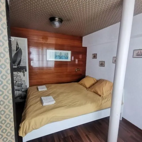 Unique Apartment for 8 Guests in Thun near Interlaken, hotel in Thun