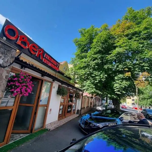 Pensiunea ober, hótel í Braşov