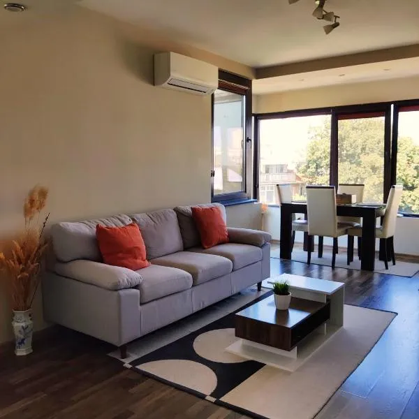 Apartment "Central", hotel in Yambol