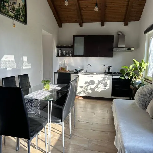 Quiet countryside apartments near the city and the sea, hôtel à Koper