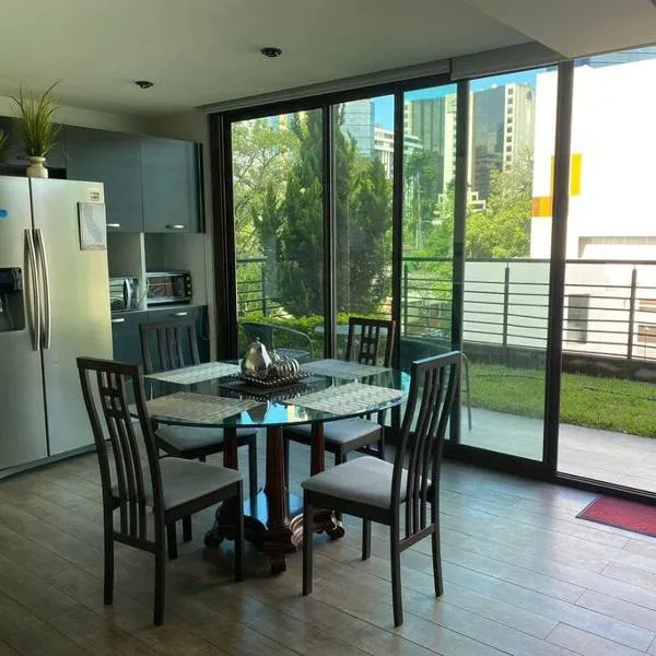 Apartamento Edificio Urbana Z.10, hotel di Guatemala