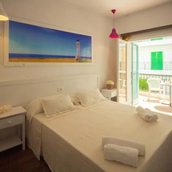 Hostal Sunset Ibiza, hotel v destinaci San Antonio