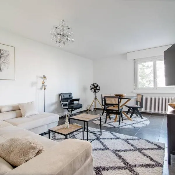 Lugano Ferienwohnung nähe vom See mit Swimmingpool & Sauna、パラディーゾのホテル
