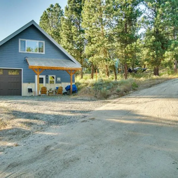 Cascade Cabin Hideaway with Views, half Mi to Lake, hotel em Cascade