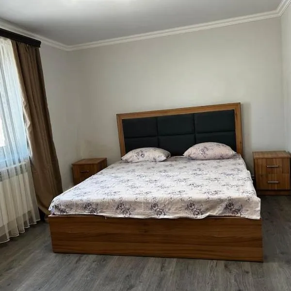 1Cosy apartment near airport EVN, hotel in Yerevan