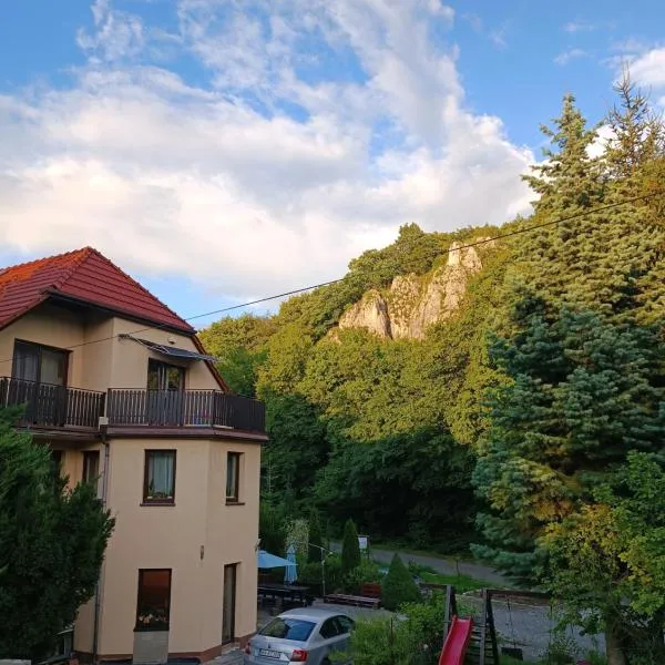 Rowerowe Wierzchowie, hotel u gradu Paczółtowice