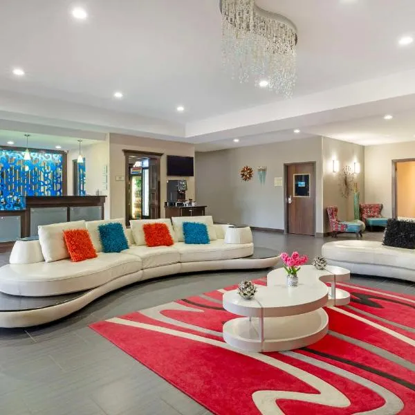 Best Western Plus Pleasanton Hotel, hotel v destinaci Pleasanton