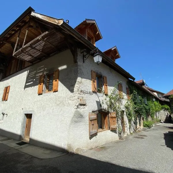 Duplex à 120 m du lac d'Annecy、デュアンのホテル