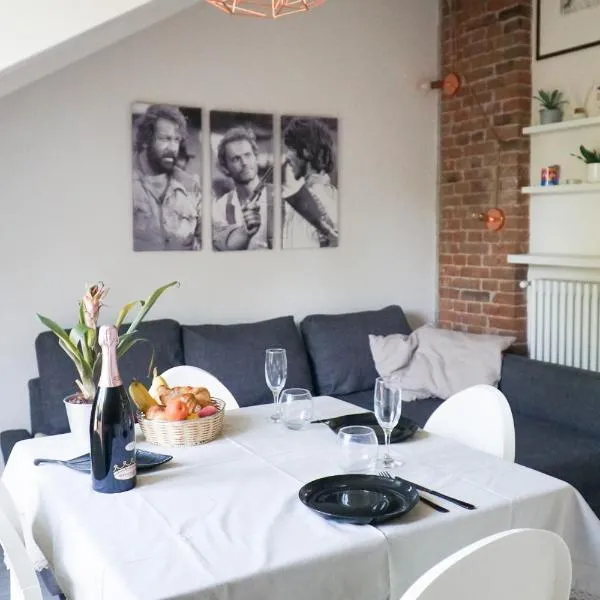 cozy apartment with Mole & hill view, hotel v Turíně